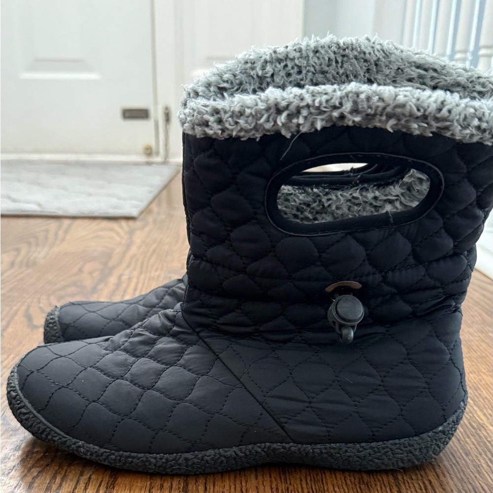 Black Quilted Winter Boots